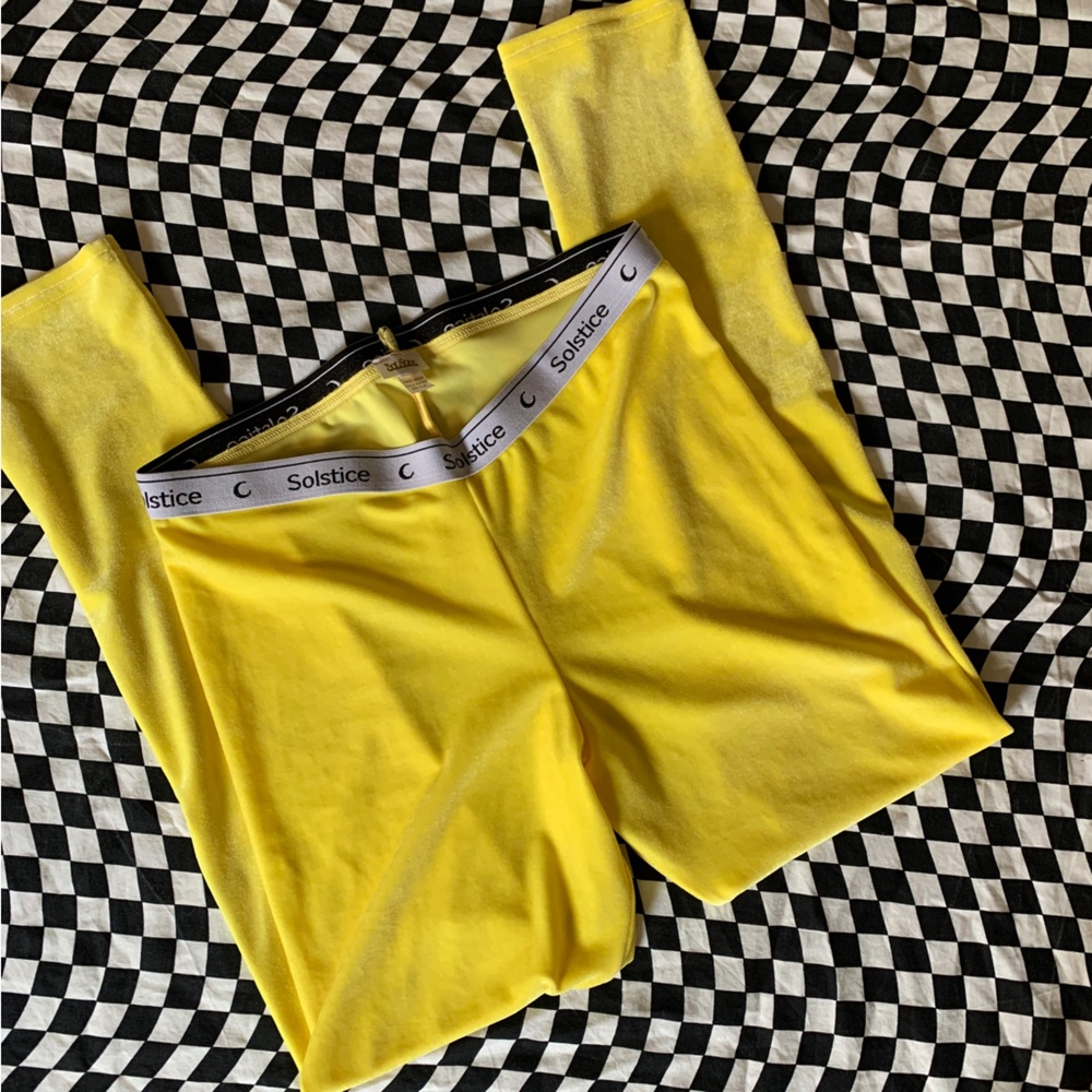New Tweety Yellow Velvet Leggings Solstice Intimates Size L $68